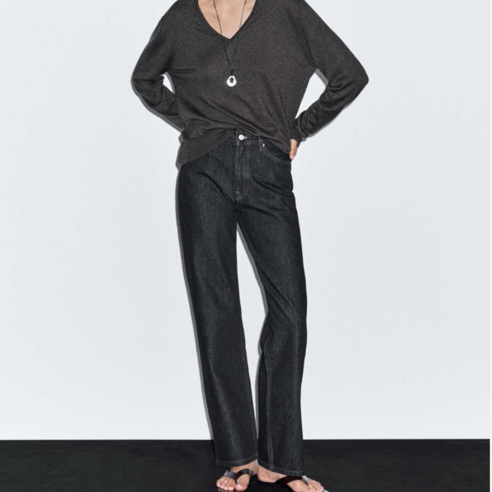 Massimo Dutti Black High-Rise, Straight Leg Jeans.